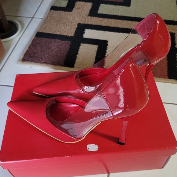 Frederick's of Hollywood Red pumps Size 7 - Picture 3 of 4